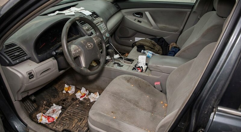 Intérieur Toyota Camry avant nettoyage